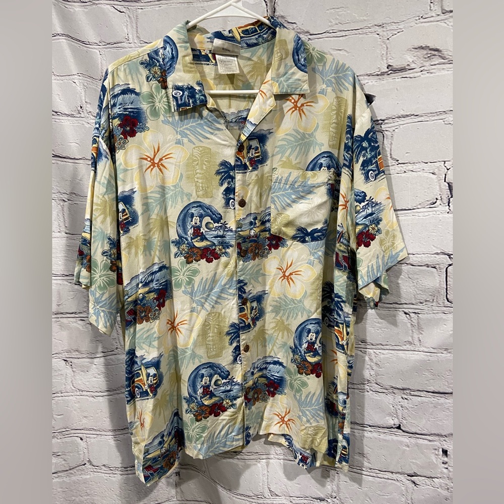 Disneyland Mickey Hawaiian button up shirt